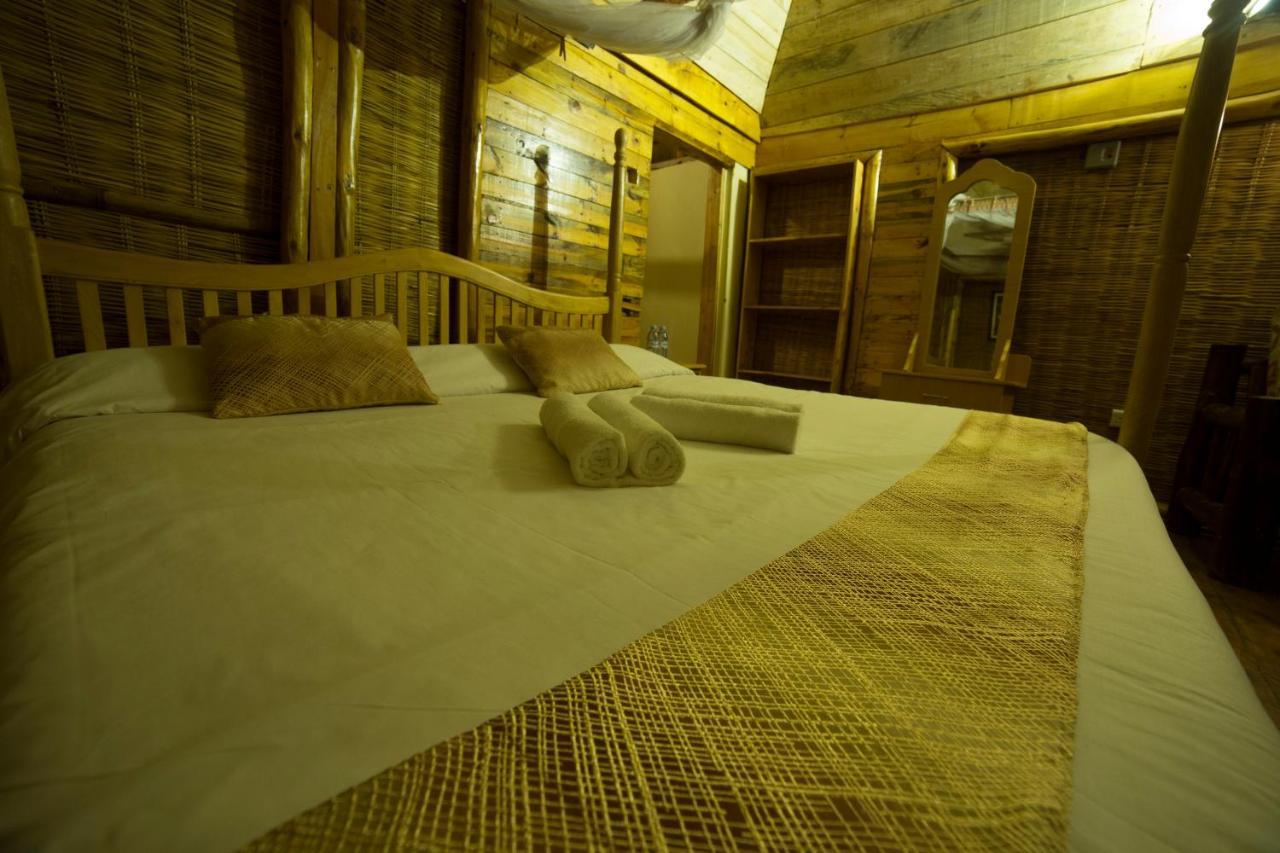 Lake Bunyonyi Eco Resort Chabahinga Ngoại thất bức ảnh